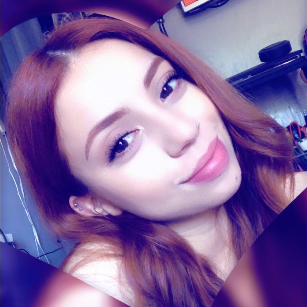 Meet your Posher, Gabriela